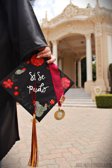 Latino Graduation Cap Ideas, Grad Cap Ideas First Generation, Grad Cap First Generation, Graduation Cap Designs Espanol, Associates Graduation Cap, Graduation Party Ideas High School Mexican Theme, Grad Cap Ideas Latina, First Generation Graduation Cap Mexican, Paralegal Graduation Cap