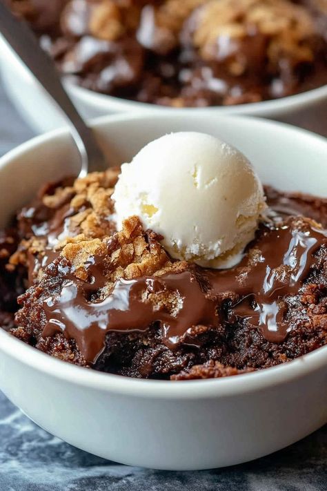 Southern Chocolate Cobbler Recipe - Taste Of Recipe Southern Chocolate Cobbler, Chocolate Cobbler Recipe, Banana Bread With Pineapple, Hawaiian Banana Bread, Chocolate Cobbler, Bread Puddings, Satisfying Meals, Desserts Cake, Cobbler Recipe