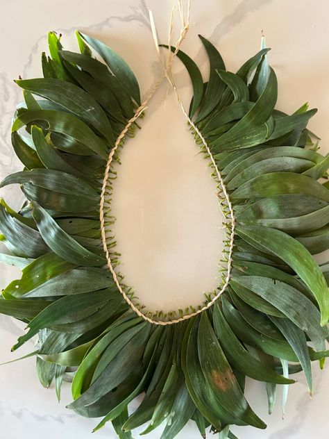 Samoan Lei, Hawaiian Leaf Crown, Lei Craft, Kahoa Lei, Palm Leaf Baskets, Puakenikeni Lei, Candy Lei, Peter And The Starcatcher, Coconut Leaves