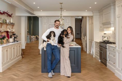 NEW CASE STUDY 🤩 We are so excited to be bringing you our latest case study, featuring the fantastic Louise Thompson and Ryan Libbey’s family home design, complete with our White Smoked Oak in plank and parquet! To read the full design story, click the link now 👉 Louise Thompson Kitchen, Louise Thompson House, Parquet Flooring Kitchen, Family Home Design, Louise Thompson, Engineered Oak Flooring, Real Wood Floors, Made In Chelsea, Oak Planks