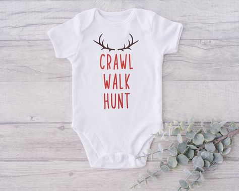 Baby Hunting, Crawl Walk Hunt, Hunting Onesie, Hunting Nursery, Hunting Baby, Hunter Outfit, Custom Baby Onesies, Cricut Baby, Newborn Bodysuit