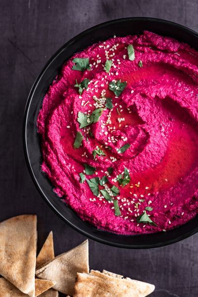 Red Beets Recipe, Recipe Beets, Beet Hummus Recipe, Roasted Beet Hummus, Green Pesto, Beet Hummus, Beet Recipes, Red Beets, Vegan Comfort Food