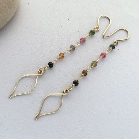 Wire And Bead Earrings, Valentine Jewelry Ideas, Wire And Bead Jewelry, Wire Leaves, Diy Jewelry Ideas, Wire Wrap Earrings, Anting Manik, Metal Jewelry Making, Lisa Yang