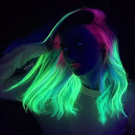 People Are Loving This New Glow-In-The-Dark Hair Trend Glow In The Dark Hair, Neon Hair Color, Exotic Hair Color, Exotic Hair, Granny Hair, Glow Hair, Galaxy Hair, New Hair Trends, Rainbow Hair Color