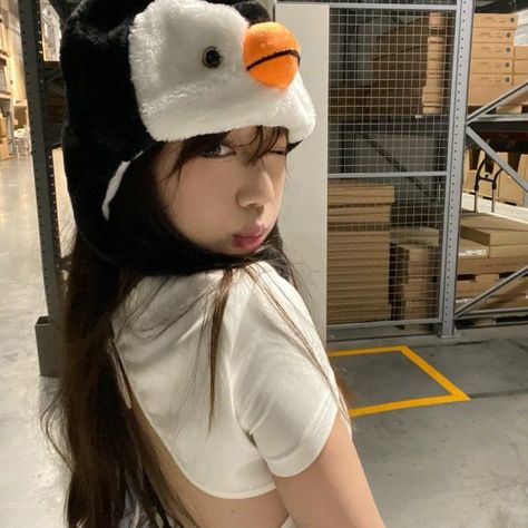 Muka Lelaki, Kore Ulzzang, 사진 촬영 포즈, Foto Ideas Instagram, Discord Server, Cute Poses, Cute Selfie Ideas, Pretty Selfies, Insta Photo Ideas