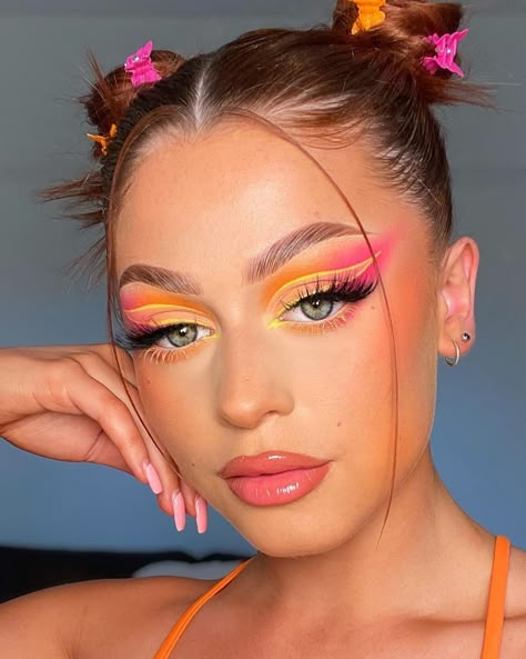 Edc Makeup, Festival Eye Makeup, Orange Eye Makeup, Artsy Makeup, Makeup Ojos, Maquillage On Fleek, Vibrant Makeup, Yellow Makeup, Orange Makeup