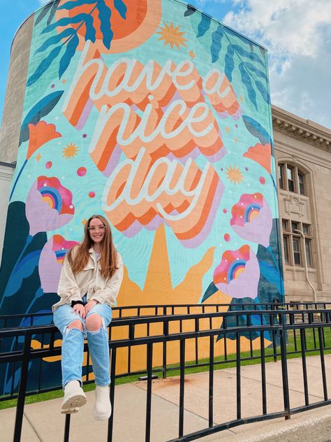 Mural Poses Street Art, Mural Photoshoot Poses, Outfit Ideas Basic, Cute Fall Outfit Ideas, Girl Outfit Ideas, Instagram Pose Ideas, Instagram Wall, Ideas For Instagram, Ballet Photos