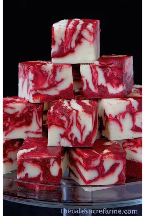 Winter White Red Velvet Fudge - The Café Sucre Farine Velvet Fudge, Red Velvet Fudge, Christmas Fudge, Winter Red, Homemade Candies, Fudge Recipes, Candy Recipes, Holiday Treats, Christmas Baking