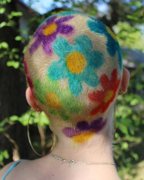 Shaved Head Flowers, Flower Hair Dye Shaved Head, Flower Shaved Hair Designs, Colourful Buzzcut, Flower Buzzcut, Buzzcut Hair Dye Art, Buzz Cut Hair Dye Designs, Shaved Head Art, Shaved Head Designs