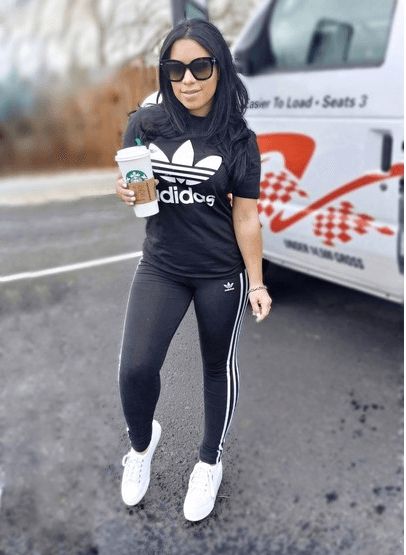 Adidas Legging Outfits-20 Ideas On How To Wear Adidas Tights Adidas Outfit Ideas, Red Adidas Outfit, Striped Leggings Outfit, Sporty Outfit Ideas, Adidas Shoes Outfit, Adidas Leggings Outfit, Adidas Clothes, Looks Adidas, Adidas Tights