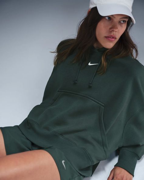 Nike Sportswear Phoenix Fleece Women's Over-Oversized Pullover Hoodie. Nike.com Nike Sportswear Phoenix Fleece, Fleece Outfit, Fleece Women, Matching Sweats, Luxury Loungewear, Loungewear Luxury, Green Hoodie, Nike Green, Oversized Pullover