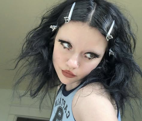 Egirl Hairstyle Short Hair, Rave Hair, Y2k Hairstyles, Goth Hair, Grunge Hair, Messy Hairstyles, Pretty Hairstyles, Hair Looks, Hair Lengths