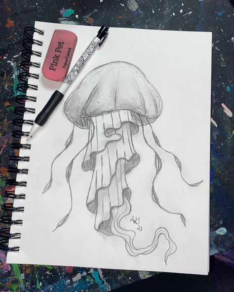 Jellyfish  drawing art Pictures Of Jellyfish, Drawing Of A Jellyfish, Sea Creatures Drawing Realistic, Jellyfish Aesthetic Drawing, Jellyfish Pencil Drawing, How To Draw A Jellyfish Step By Step, Jellyfish Drawing Pencil, Sketches Jellyfish, Jellyfish Painting Acrylic Easy