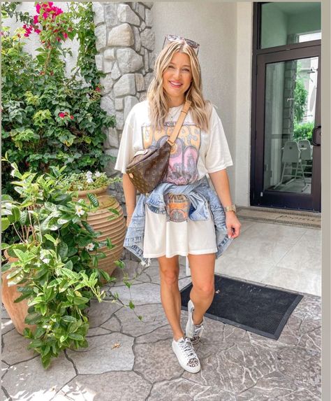 Dress Tee Shirt Outfit, Tee Over Dress, Cute Oversized Shirt Outfits, Large Graphic Tee Outfit, Women’s Oversized T Shirt, Large Tee Shirt Outfit, Tee Shirt Dress Outfit Summer, Graphic Oversized Tshirt Aesthetic, Dress Up A T Shirt