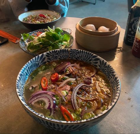 Pho Aesthetic, Pho At Home, Pho Food, Food Dumplings, Pho Recipe, Healthy Food Dishes, Food Therapy, Food Goals, Food Journal