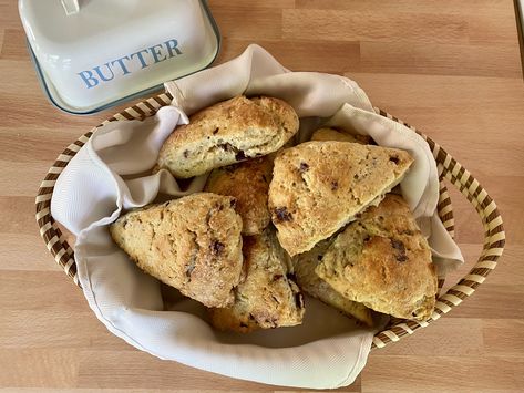 Sourdough Scones Overnight, Overnight Scones, Sourdough Scones, The Runaway, Food Blogging, Easy Morning, Scone Recipe, Bread Muffins, Bread Basket