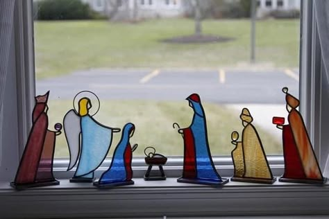 Stained Glass Nativity, Copper Foiling, Glass Fireplace Screen, Christmas Stained Glass, Stained Glass Decor, Stained Glass Ornaments, Stained Glass Christmas, Stained Glass Suncatchers, Glass Diy