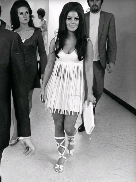 Priscilla Presley White Fringe, Precillia Presley Outfits, Elvis And Presilla Costume, Priscilla Presley 60s Makeup, Priscilla Presley Iconic Outfits, Percilla Presley Aesthetic, Pricissla Presley, Presilla Presley Makeup, Priscilla Presley Outfits Halloween