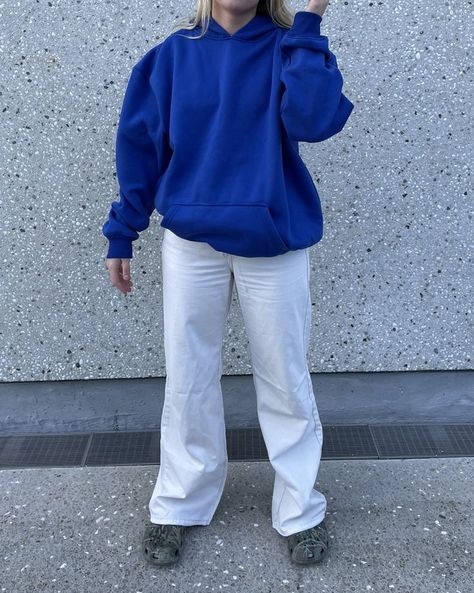 Blue Hoodie Aesthetic, Blue Hoodie Outfit Aesthetic, Sky Blue Hoodie Outfit, Royal Blue Sweatshirt Outfit, Royal Blue Crewneck Outfit, Royal Blue Hoodie Outfit, Light Blue Hoodie Outfit, Blue Sweatshirt Outfit Aesthetic, Royal Blue Sweater Outfit