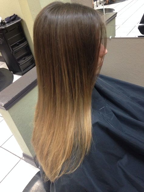 Straight hair ombré balayage. Brunette brown blonde. Long hair. Hair Color Blonde And Brown, Brown To Blonde Ombre Hair, Ombre Straight Hair, Balayage Hair Brunette Long, Balayage Hair Blonde Short, Balayage Hair Tutorial, Balayage Hair Caramel, Brown To Blonde Ombre, Hair Color Blonde