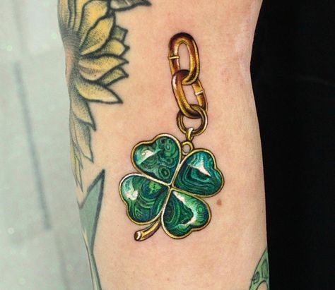 Green Jewel Tattoo, Pink Diamond Tattoo, Jewellery Tattoo, Gemstone Tattoo, Chrome Tattoo, Emerald Tattoo, Small Spiritual Tattoos, Stones Tattoo, Pixel Tattoo