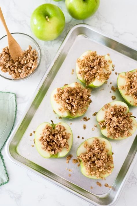 Ways To Use Apples, Baked Apple Topping, Ww Deserts, Frozen Things, Apple Crisps, Baked Pears, Apple Season, Skinnytaste Recipes, Ww Desserts