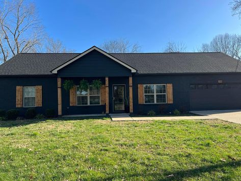 Black Siding Ranch House, Dark Siding Ranch House, Hardy Board Siding Ranch Home, Black Brick Ranch House, Black Double Wide Mobile Home Exterior, Ranch Style Homes Dark Exterior, Dark Gray Siding Ranch House, Black Siding, Manufactured Home Porch