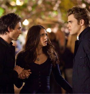 Vampire Diaries Quiz, Ian E Nina, Vampire Diaries Season 5, Damon Elena, Elena Damon, The Salvatore Brothers, Best Tv Couples, Roblox Characters, Damon And Stefan