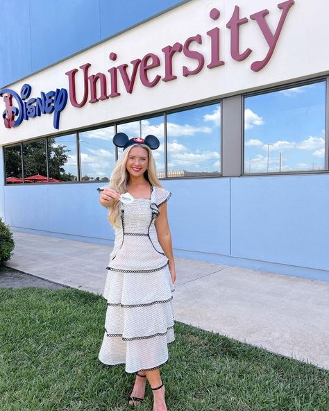 Disney Traditions Outfit Dcp, Disney College Program Traditions Outfit, Disney Traditions Outfit, Dcp Traditions Outfit, Disney College Program Aesthetic, Working At Disney, Disney Princess Jewelry, Disney World Princess, Disney University