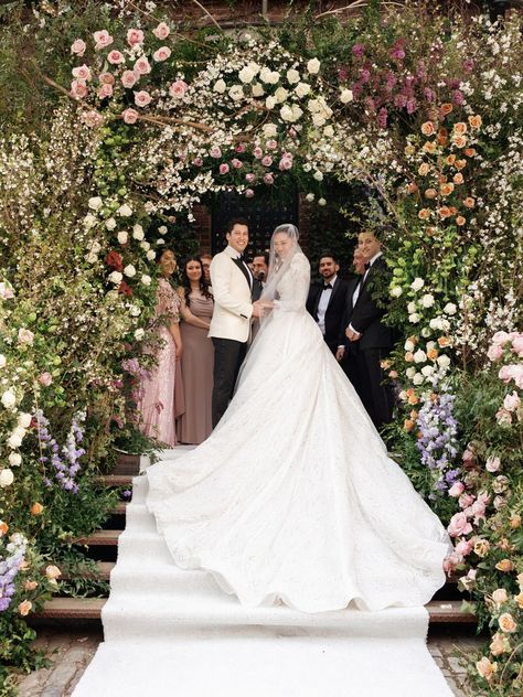 Jessie Li Wedding, Wedding English Style, English Estate Wedding, English Wedding Flowers, English Country House Wedding, English Style Wedding, Custom Vivienne Westwood, Jessie Li, Garden Wedding Aesthetic