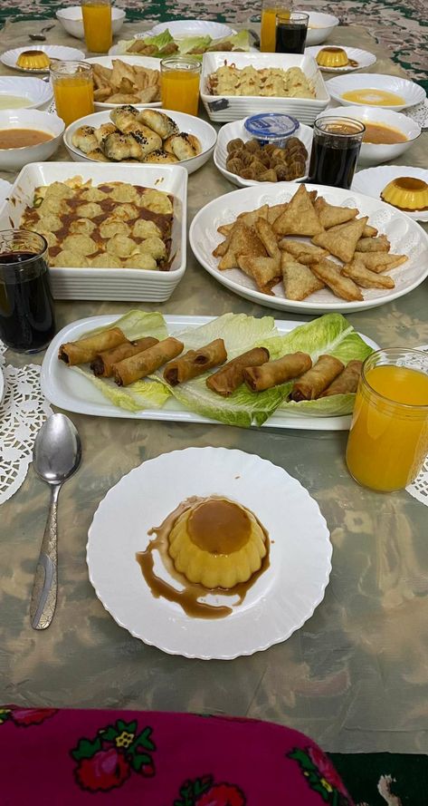 #food #dinner #night #intagram #cake#Chocolate #rolls #Instagram #food #coffee #iftar #juice Ramadan Iftar Snap, Ramadan Recipes Iftar Arabic Food, Iftar Snap, Iftar Party Food, Iftar Aesthetic, Iftar Food, Chocolate Rolls, Ramadan Recipes Iftar, Ramadan Desserts