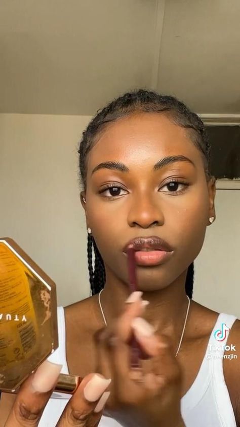 Clean girl makeup tutorial for black girls Cornrow Braids For Round Faces Black Women, Makeup Tutorial On Dark Skin, Clean Black Outfit, Natural Makeup For Black Women School, Natural Makeup Black Skin, Black Skin Makeup Natural, Poc Makeup Tutorial, Simple Makeup For Dark Skin, Inner Eye Highlight Tutorial