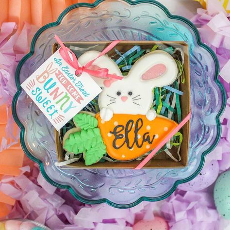 Stephanie Rosselot on Instagram: “When I saw this darling bunny cutter from @kaleidacuts , I knew that I had to offer it this year for one of my Easter options. Perfect for…” Cookie Tips, Happy Easter Printable, Crazy Straws, Easter Tag, Easter Favors, Tea Riffic, Easter Gift Tag, Square Prints, Cookie Hacks