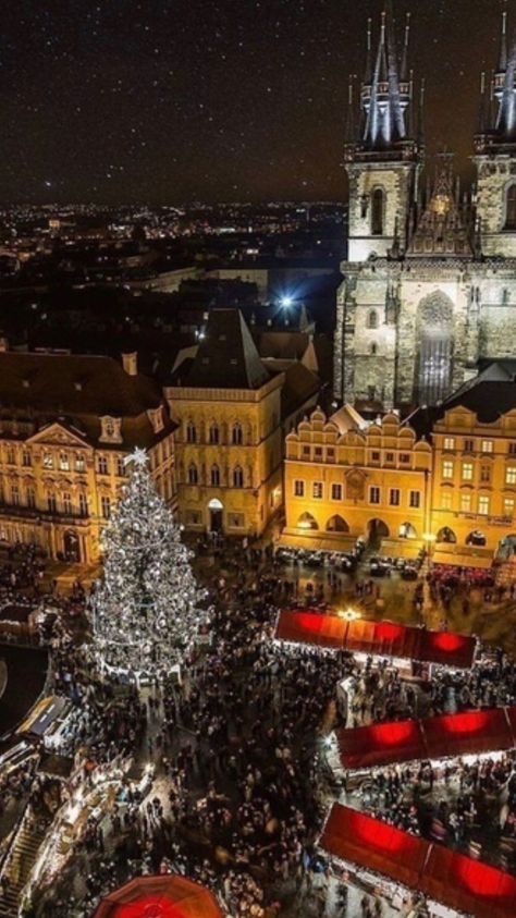 Prague. Christmas. Photo Prague Christmas Market, Prague Christmas, Prague Photos, Berlin Palace, Visit Prague, Best Vacation Destinations, Old Town Square, Voyage Europe, Christmas Markets