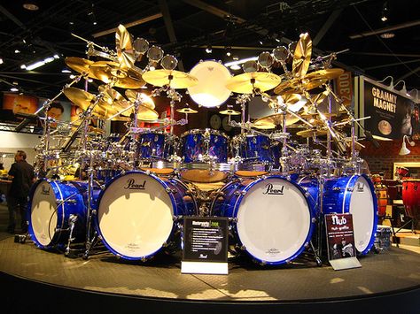 https://flic.kr/p/4y1VM7 | Insane Drum Set | That is just crazy Best Drums, Pearl Drums, Drum Sets, Drummer Boy, How To Play Drums, I'm With The Band, Percussion Instruments, Gongs, Making Music