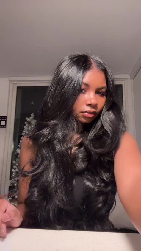 Body Wave Hair Extensions, Cabello Afro Natural, Twisted Hair, Black Layers, Hair Laid, Body Wave Hair, Long Black Hair, Middle Part, Long Wavy Hair