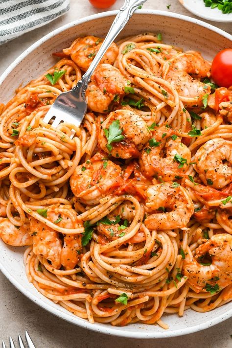 Burst Cherry Tomato and Shrimp Pasta Healthy Noodle Recipes, Easy Pesto Pasta, Quick Pasta Recipes, Cherry Tomato Pasta, Fresh Cherry, Recipe Gluten Free, One Skillet, Yummy Pasta Recipes, Cherry Tomato