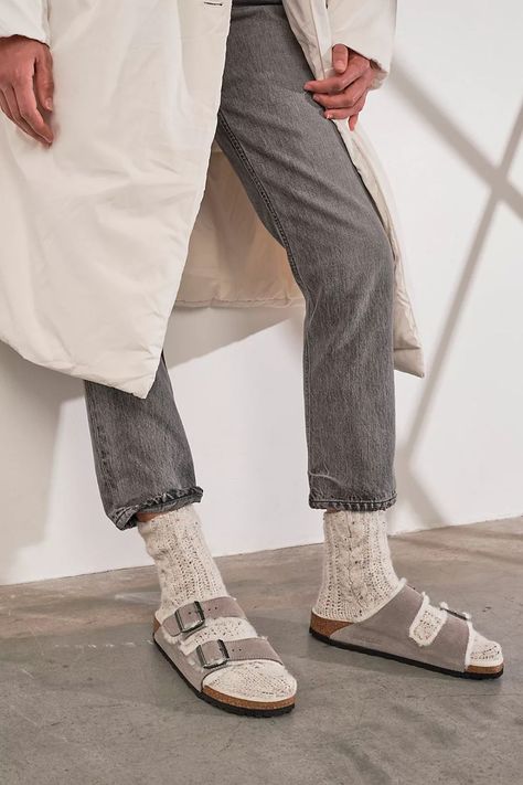 Grey Birkenstocks Outfit, Fuzzy Birkenstocks Outfit, Birkenstock Shearling Outfit, Shearling Birkenstock Outfit, Socks With Birkenstocks, Arizona Birkenstock Outfit, Grey Birkenstocks, Birkenstock Arizona Outfit, Birkenstocks With Socks