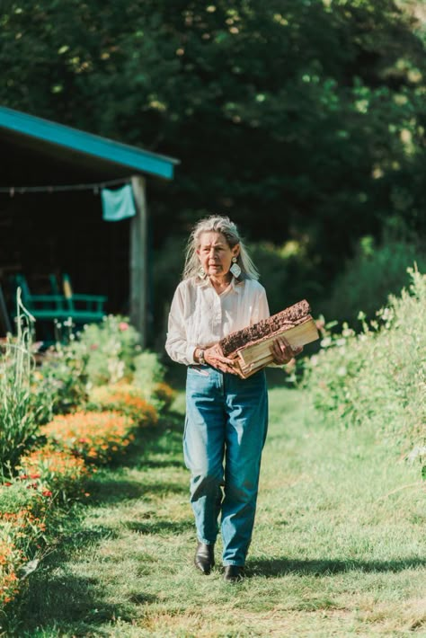 A Life of Her Own - The Maine Mag Maine Fashion, Julian Of Norwich, Farm Women, Lake Garden, Beloved Summer, Gardening Outfit, Holistic Living, Artist Life, Old Woman