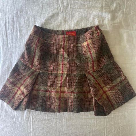 Vivienne Westwood Tartan, Red Tartan Dress, Vintage Vivienne Westwood, Vivienne Westwood Dress, Tartan Mini Skirt, Outfit Inso, Autumn Fits, Wool Mini Skirt, Tartan Dress