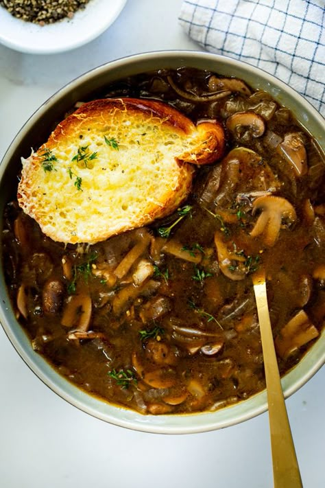 Instant pot Caramelized Mushroom Onion soup - Simply Delicious Instant Pot Mushroom Soup Recipes, Wild Mushroom Carmelized Onion Kale Soup, Instant Pot Mushroom Soup, Crockpot Mushroom Recipes, Pearl Onion Soup, Mushroom Onion Soup, Onion Mushroom Soup, Crouton Recipes, Southern Recipe