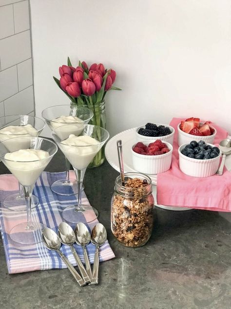 Bach Brunch, Outdoor Brunch Party, Girls Brunch Party, Breakfast Jars, Yogurt Parfait Bar, Parfait Bar, Graduation Brunch, Breakfast Parfait, Homemade Brunch