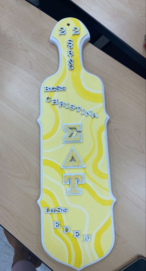 Sorority Paddles Ideas Simple, Twin Paddles Sorority, Senior Paddles Sorority, Big Paddles Sorority Ideas, Pink Paddles Sorority, Unique Paddles Sorority, Sorority Big Little Paddles, Paddle Ideas, Sorority Paddles Unique