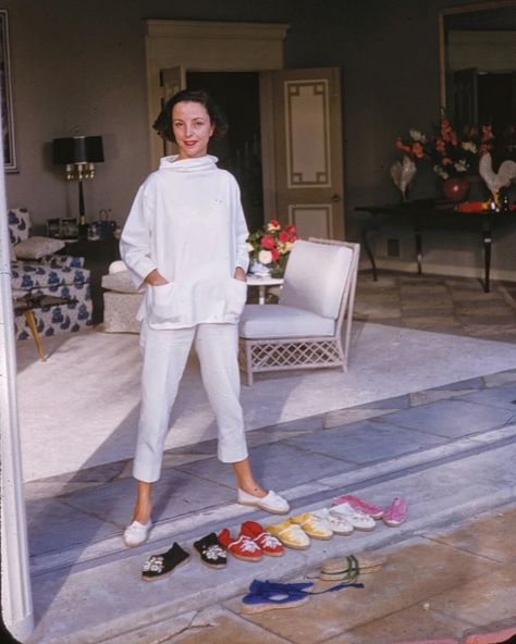 Mrs. Loel Guinness photographed at "Gemini" the Guinness residence in Manalapan, Florida.  Photo by Toni Frissell, December 1954.  From (@scott_stirewalt) Manalapan Florida, Truman Capote, Guinness, Florida, Photographer