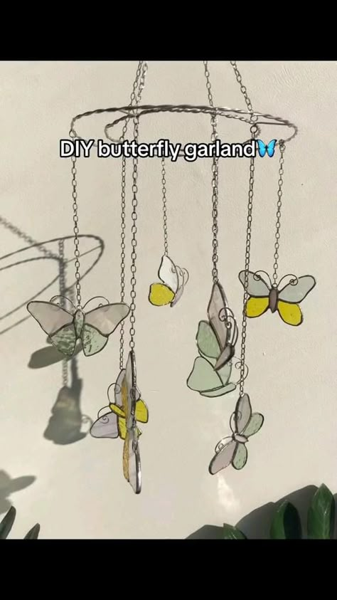 #diyhomedecor #homedecor #homedecorideasdiy #diydecor #homedecorideas #diydecorideas #homedecorideaslivingroom Butterfly Garland, Hantverk Diy, Diy Room Decor Videos, Diy Crafts Love, Easy Diy Room Decor, Cute Diy Room Decor, Diy Butterfly, Pinterest Diy Crafts, Quick Crafts