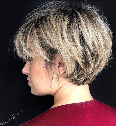 Low Maintenance Short Blonde Shag Shirt Haircuts, Short Layered Haircuts For Women, Kort Bob, Short Layered Bob Haircuts, Layered Haircuts For Women, Glass Hair, Longer Pixie Haircut, Long Pixie Hairstyles, Long Pixie Cuts