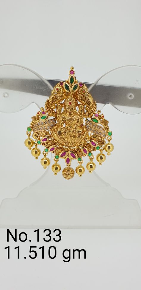 Laxmi Devi Lockets Gold, Lakshmi Devi Locket Gold, Lakshmi Devi Pendants Gold, Chudithar Neck Designs, Gold Necklace Price, Winter Bridal Jewelry, Maang Tika, Lakshmi Devi, Gold Pendent