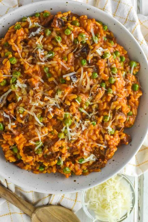 Chorizo Risotto - Chisel & Fork Chicken And Pumpkin Risotto, Chorizo Risotto, Mexican Chorizo, Chorizo Recipes, Manchego Cheese, Rice Varieties, Spicy Sausage, Pasta Lover, Risotto Recipes