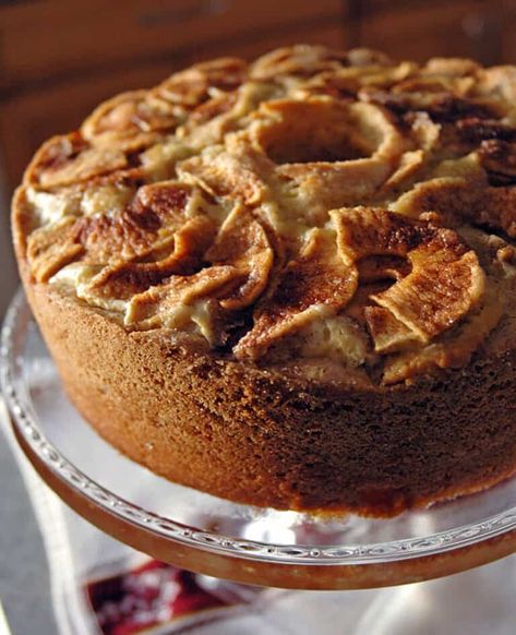 Best Jewish Apple Cake Recipe, Jewish Apple Cake Recipe, Jewish Apple Cake, Apple Cake Recipe Easy, Beach House Kitchen, Apple Cake Recipe, Apple Coffee Cakes, The Beach House, Apple Cake Recipes