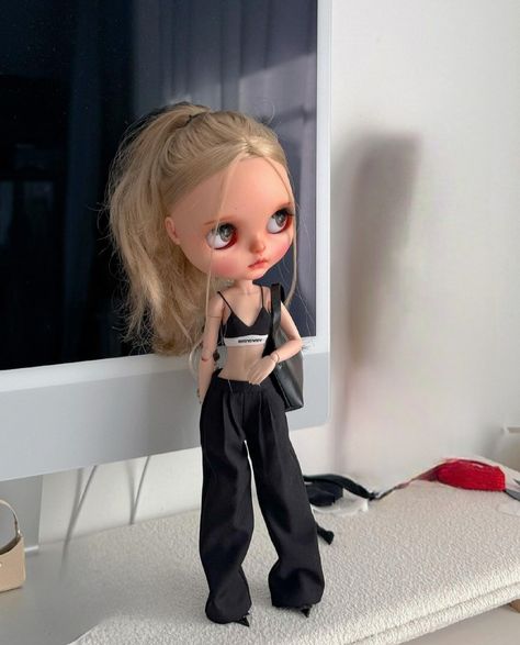 Blythe Hairstyle, Custom Pullip Dolls, Doll Outfit Ideas, Room Concept, Visual Recipes, Pullip Dolls, Fantasy Art Dolls, Blythe Custom, Smart Doll